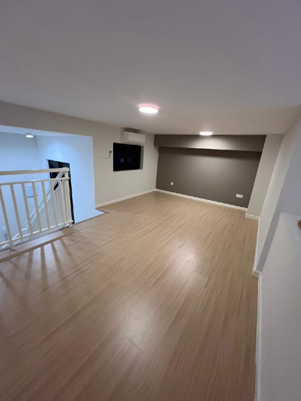 Loft Unit Jalan Medini Selatan 3 4