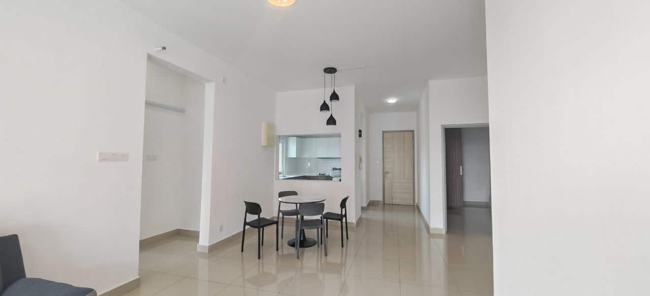 Apartment Season Amara larkin 4
