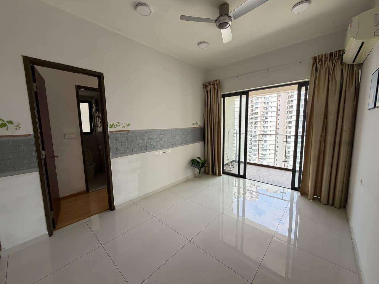 Bay Laurel 8A Country Garden Danga Bay 3