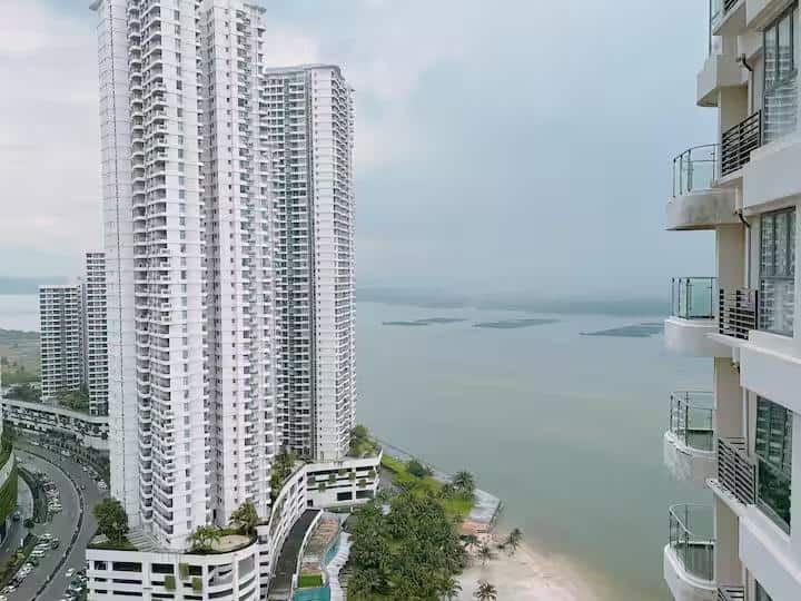 Condo Royal Strand @ Country Garden Danga Bay 7