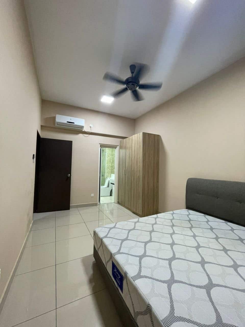 Condo D'Summit Residences 2