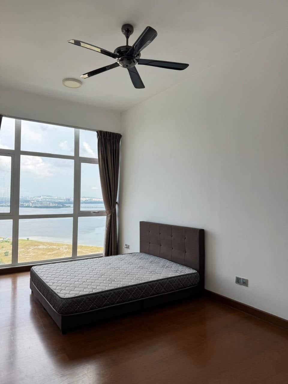 Condo WTL Paragon Residences 6