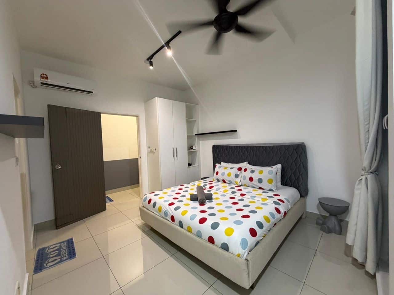 Master Room Twin Galaxy 3