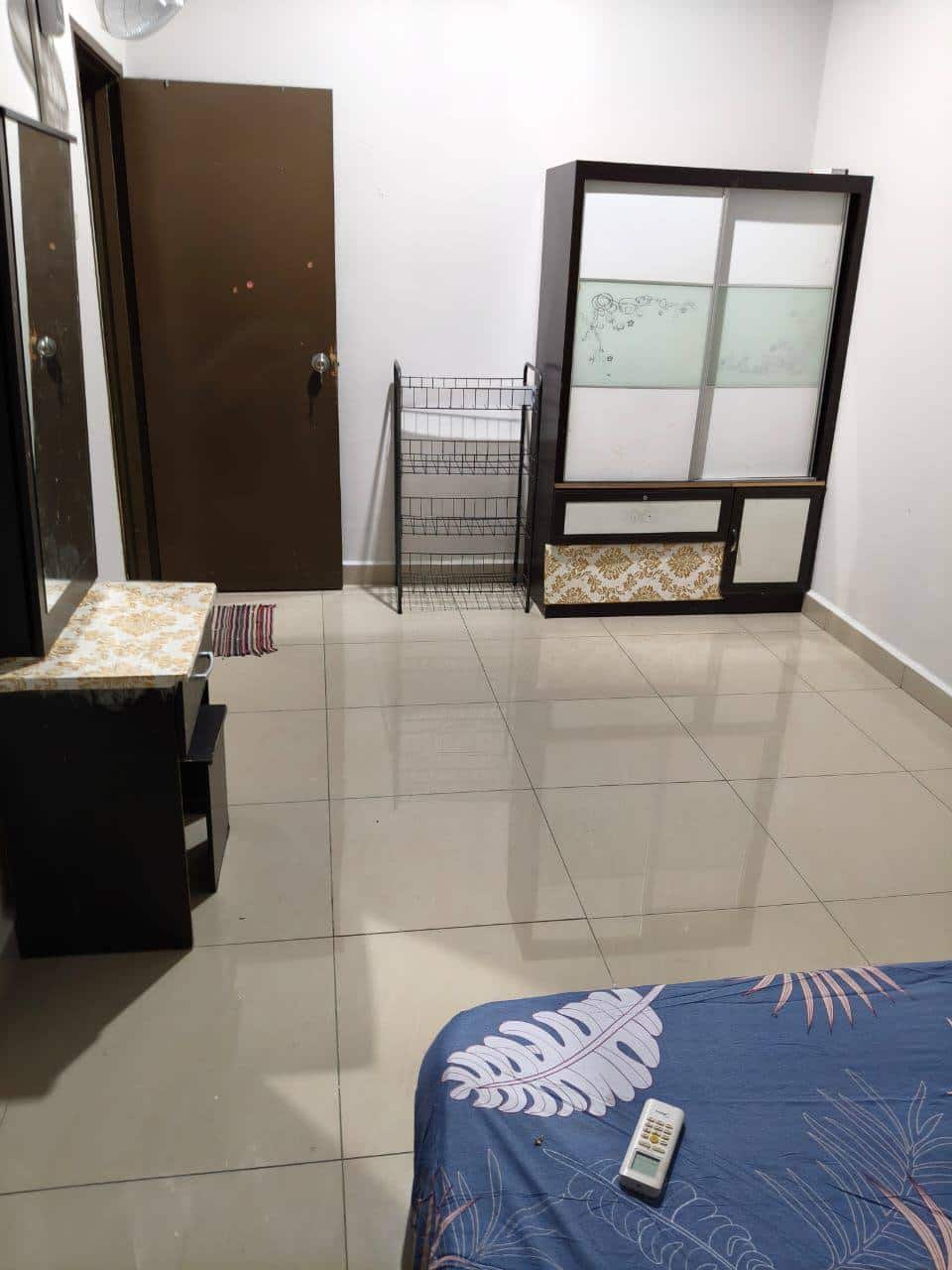 Condo Larkin 6