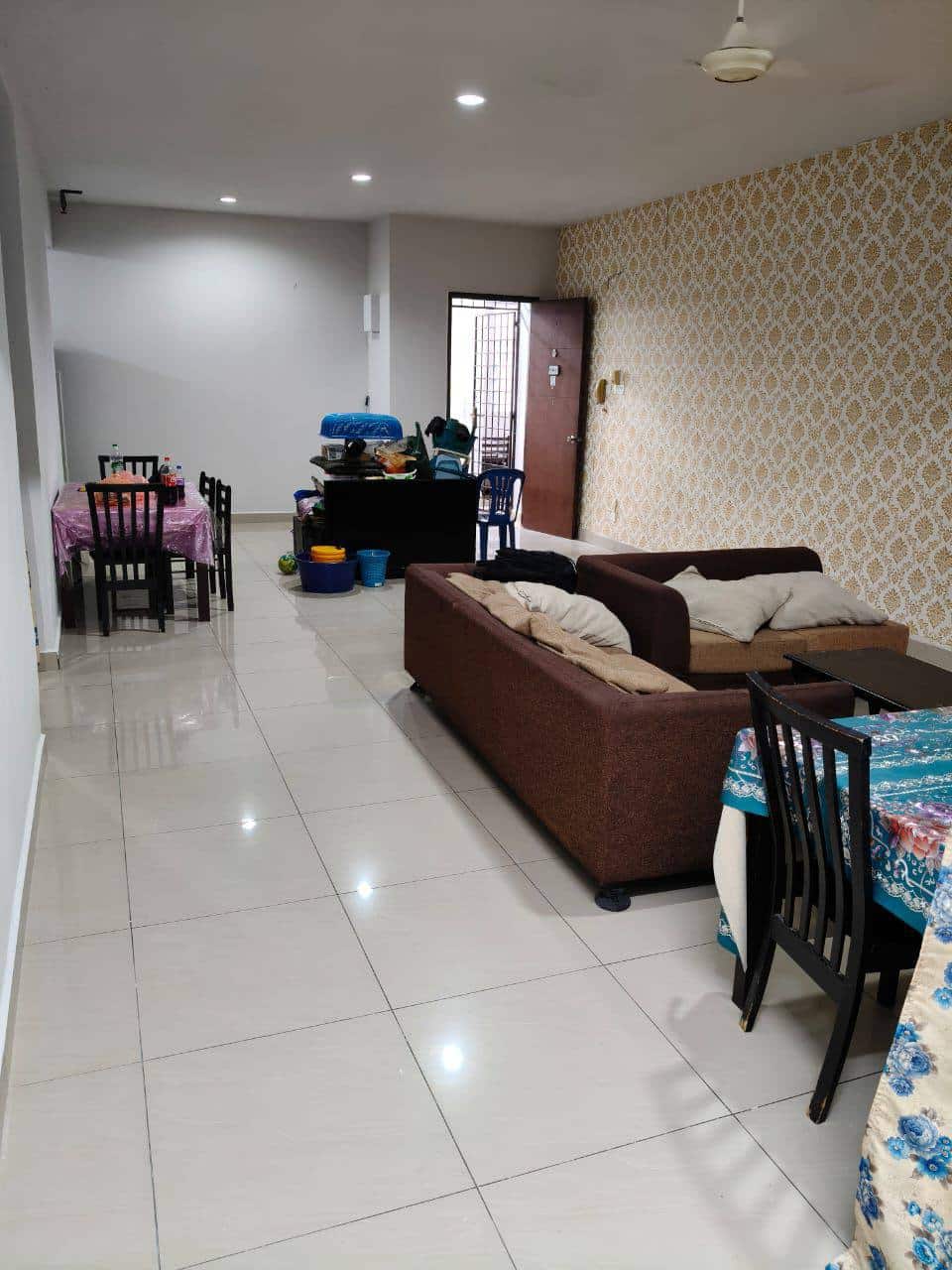 Condo Larkin