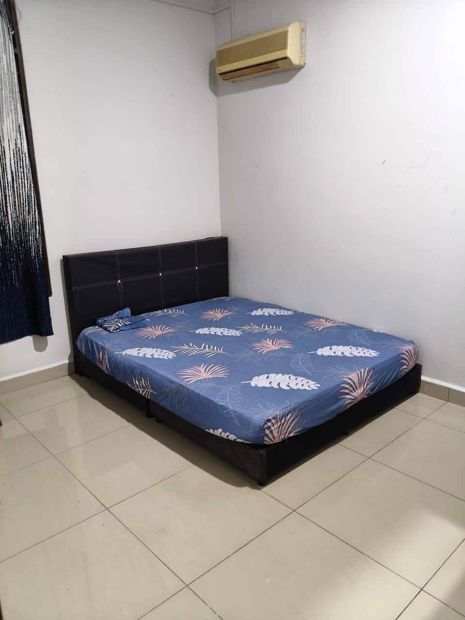 Condo Larkin 5