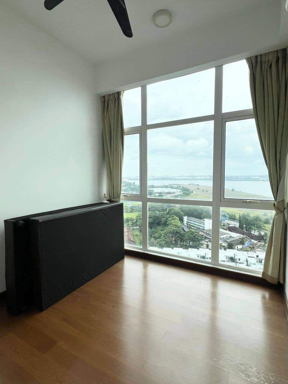 3-Bedroom Straits View 2