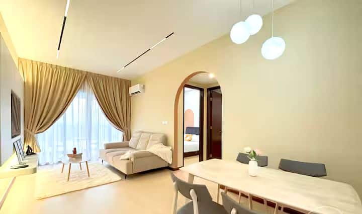 Condo Royal Strand @ Country Garden