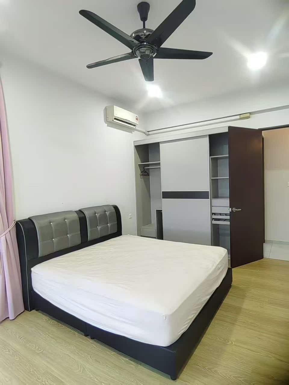 Condo WTL Kings Bay 7