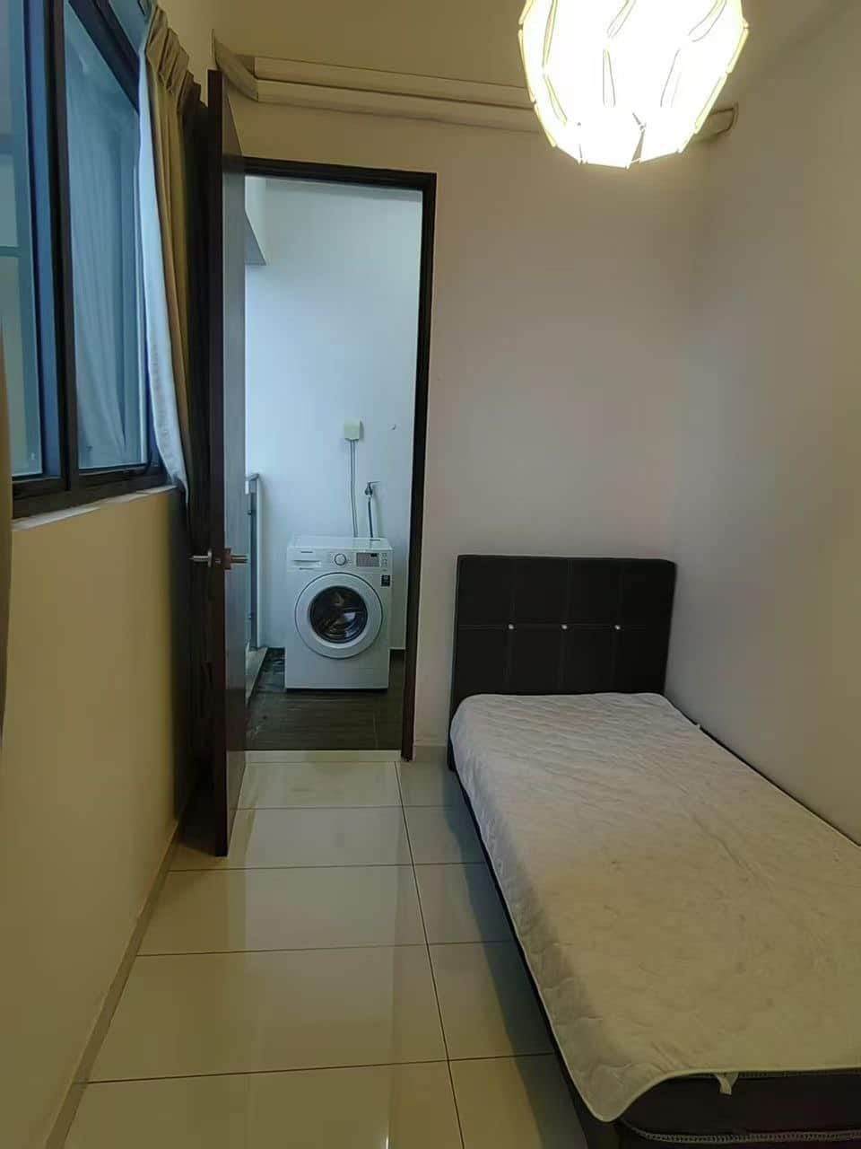 Condo WTL Kings Bay 6