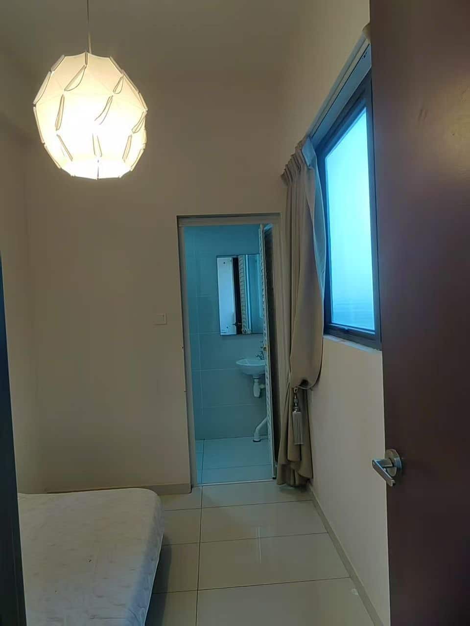 Condo WTL Kings Bay 5