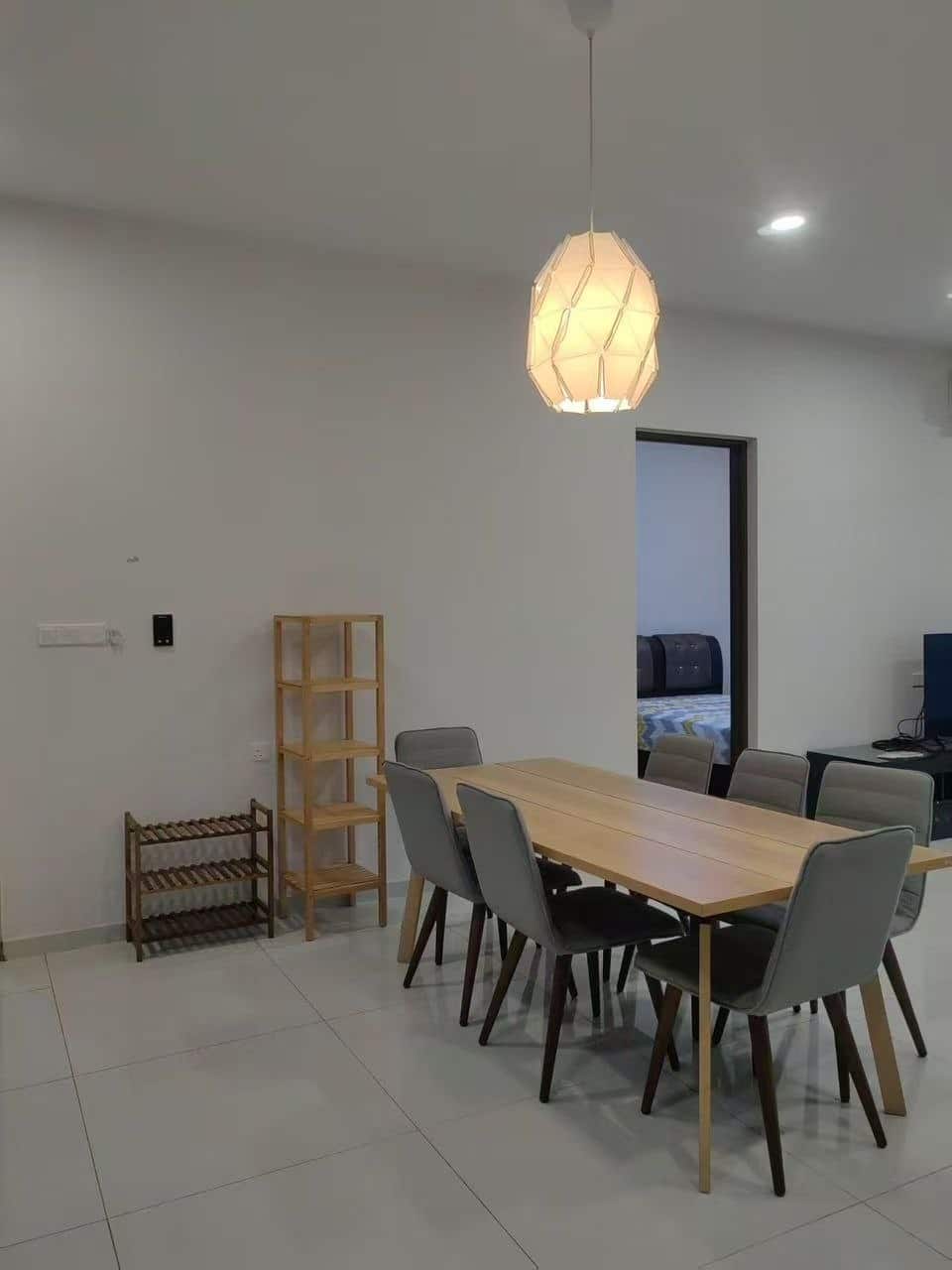 Condo WTL Kings Bay 3