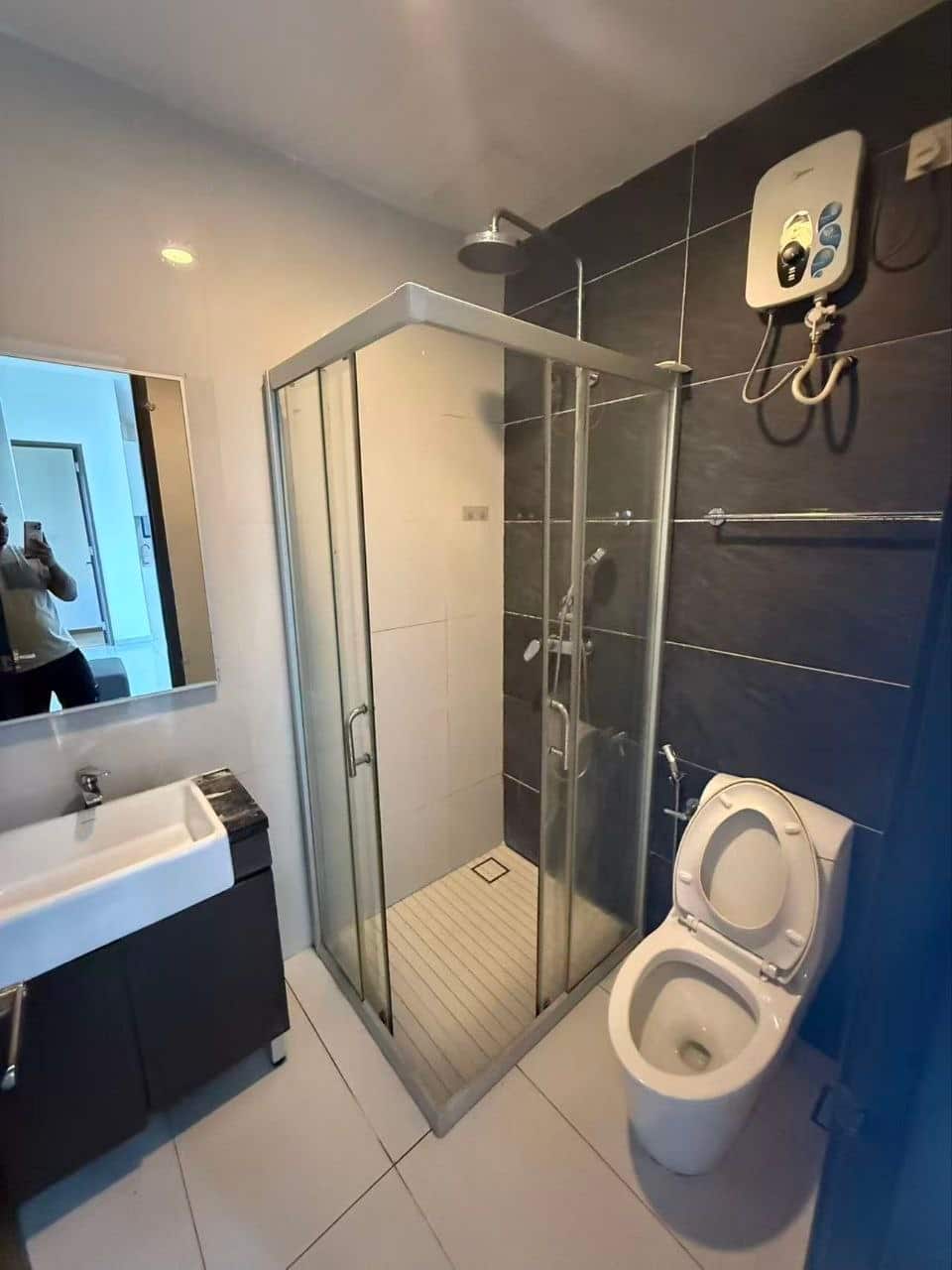 Condominium Bay Point 9