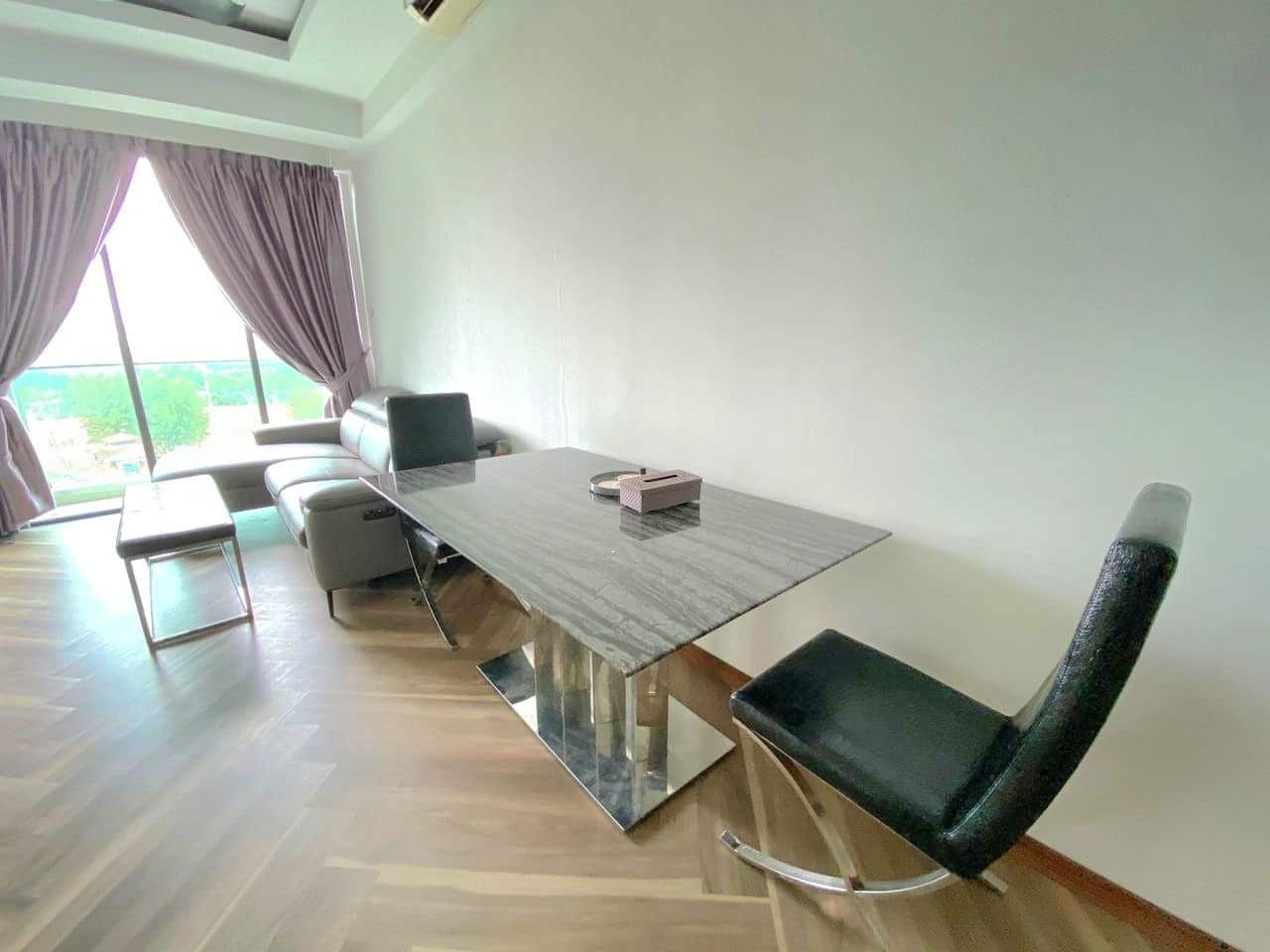 Condo Crescent Bay Suites 4