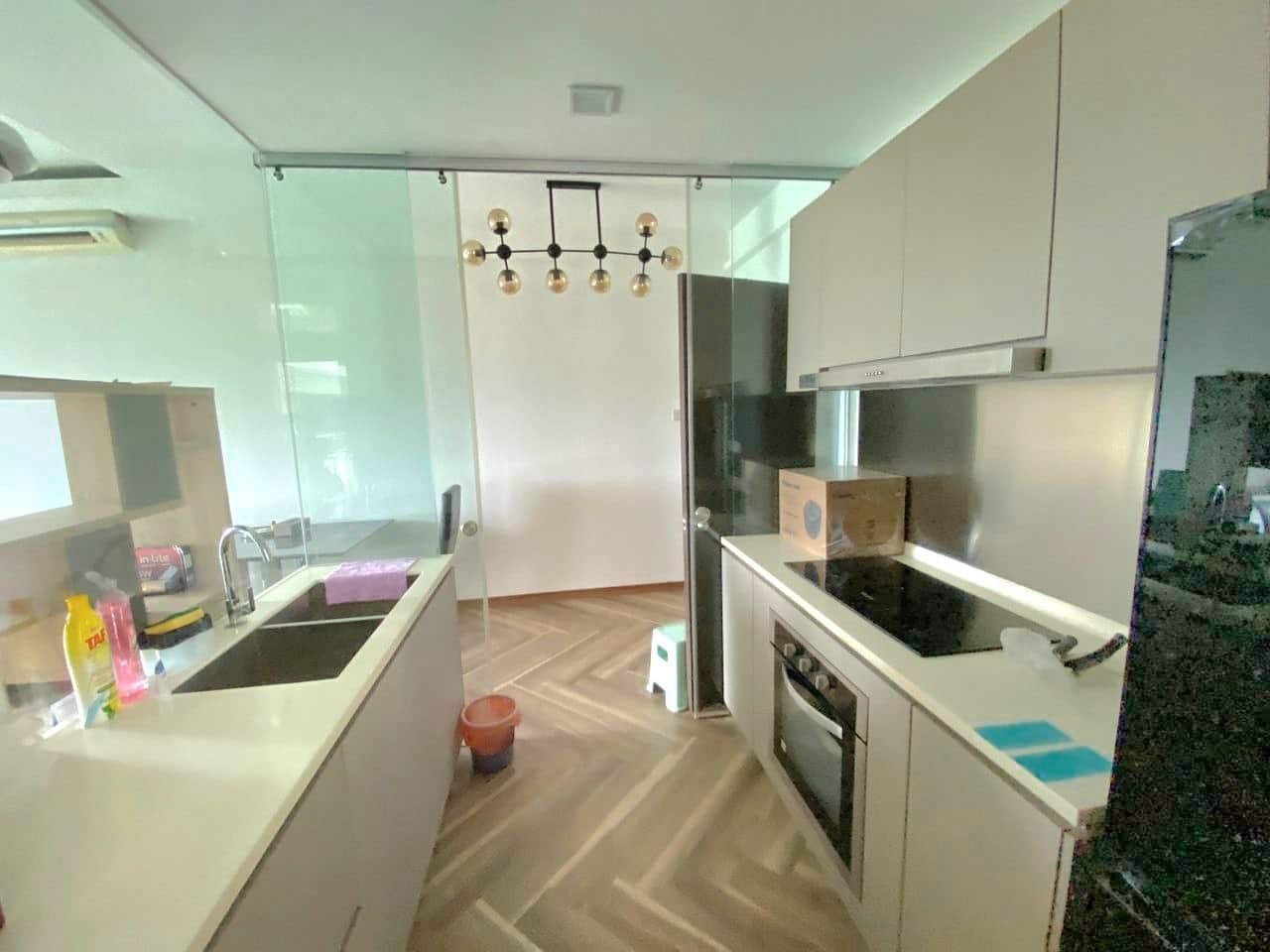 Condo Crescent Bay Suites 6