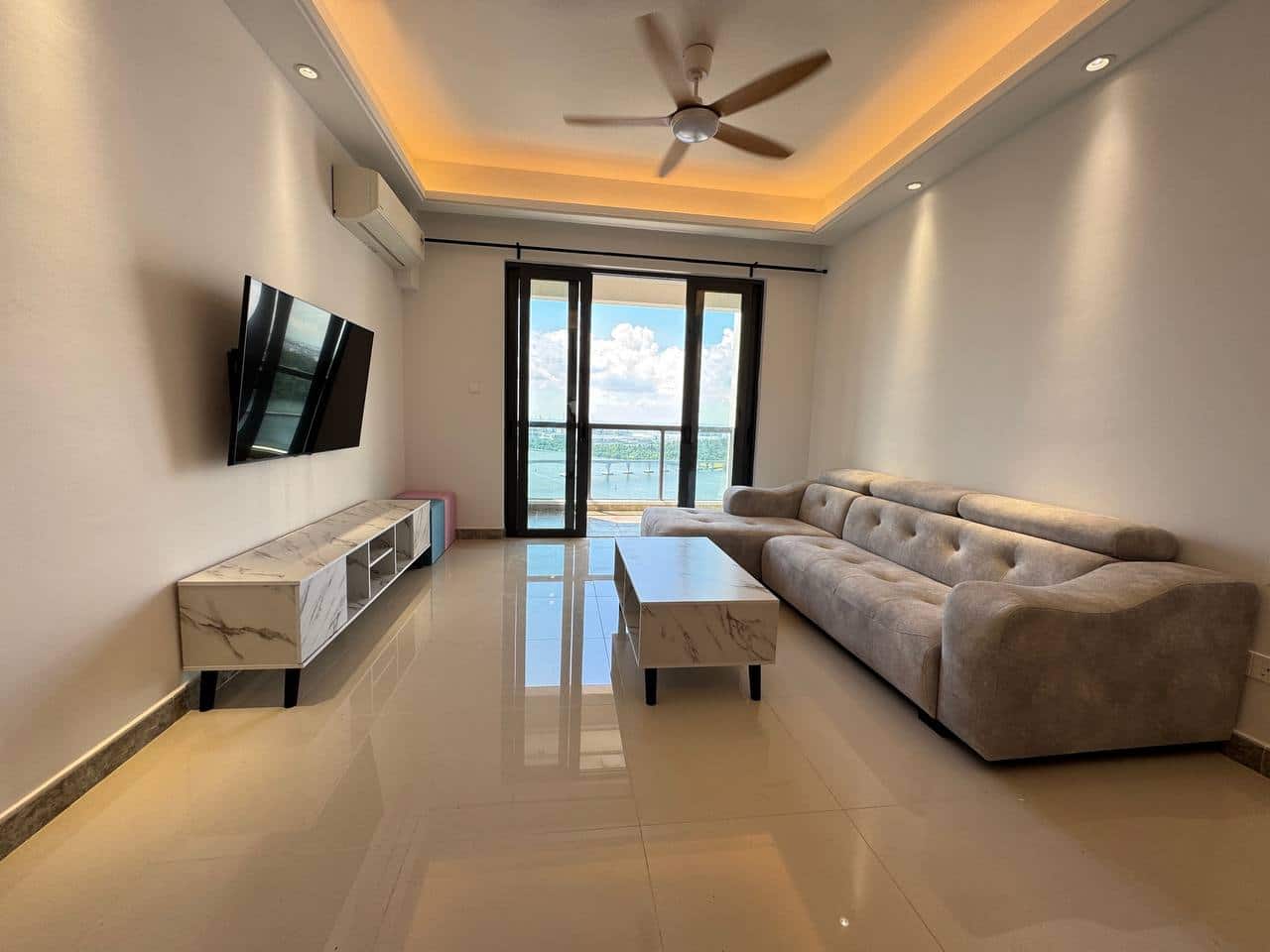 Condo R&F Princess Cove