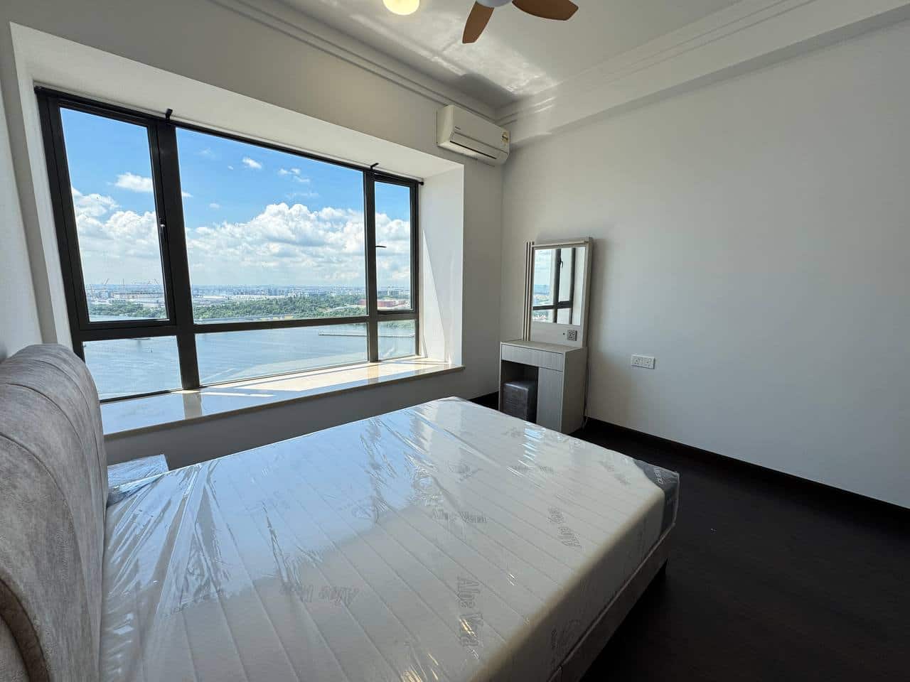 Condo R&F Princess Cove 4