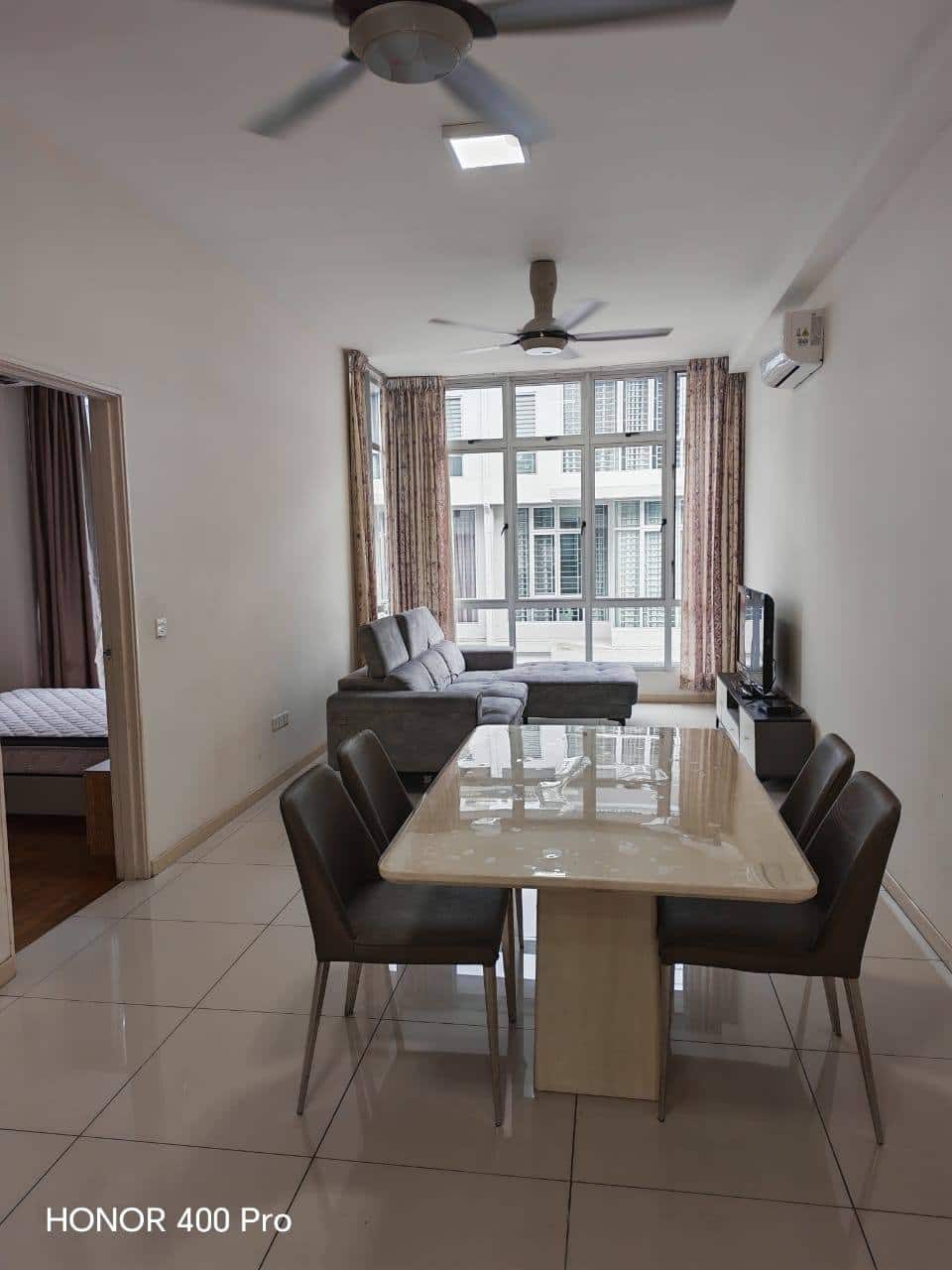 Town House Sutera Utama