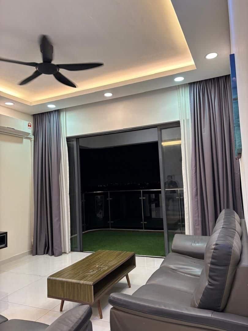 Condo WTL Country garden danga bay