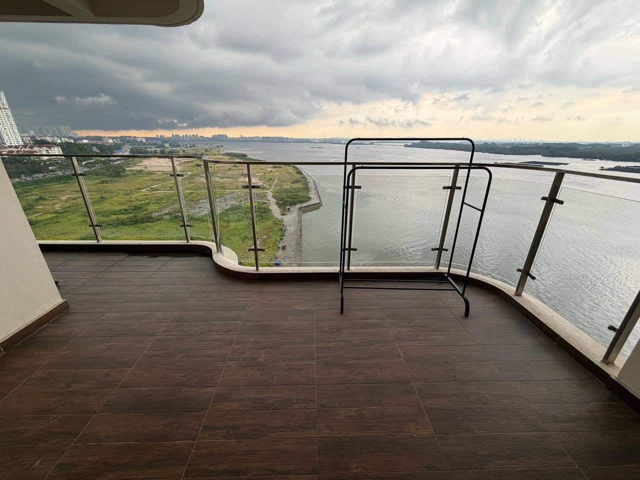 Co-Living Residences Country Garden Danga Bay 5