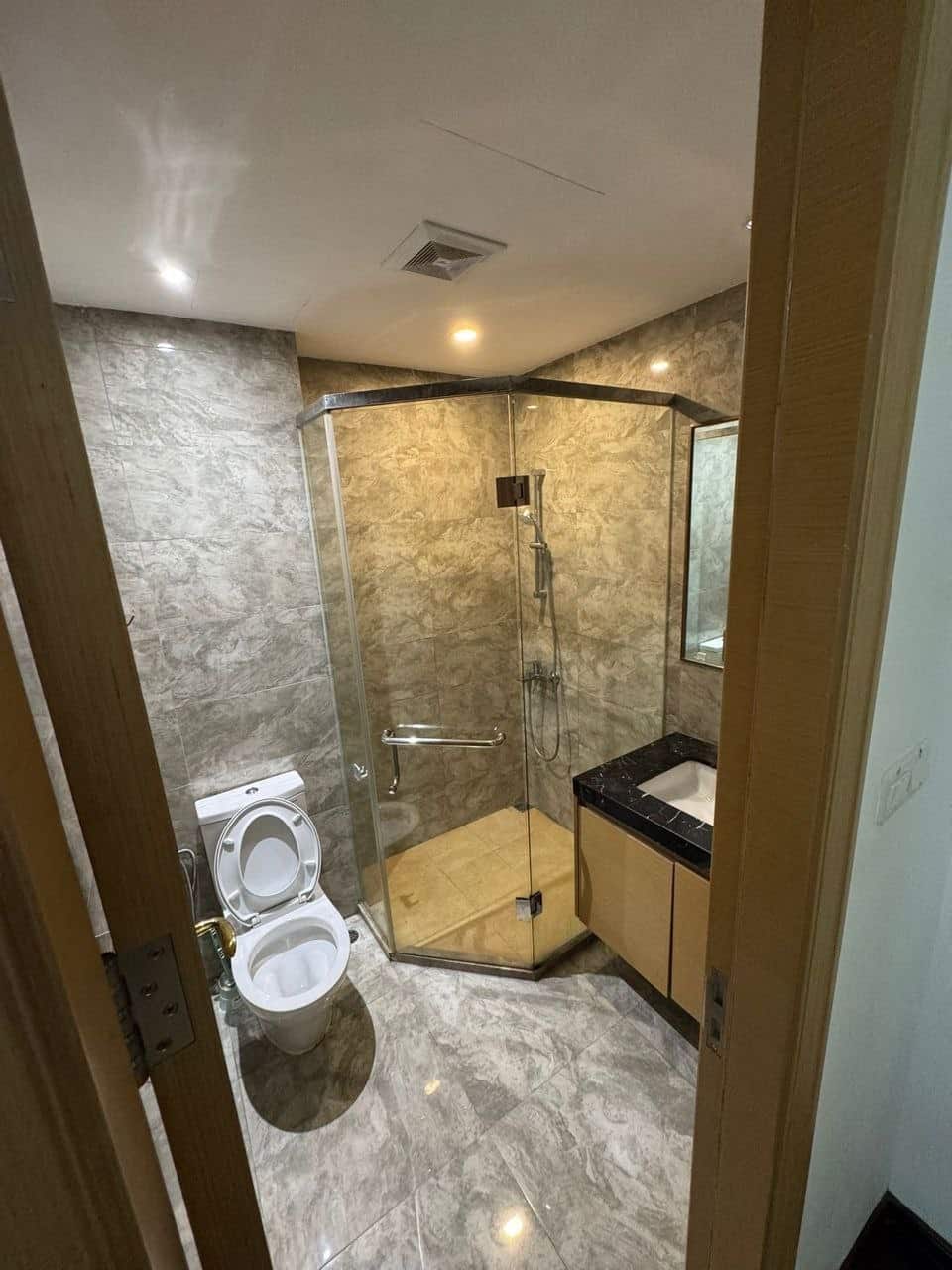 Condominium R&F Princess Cove 5
