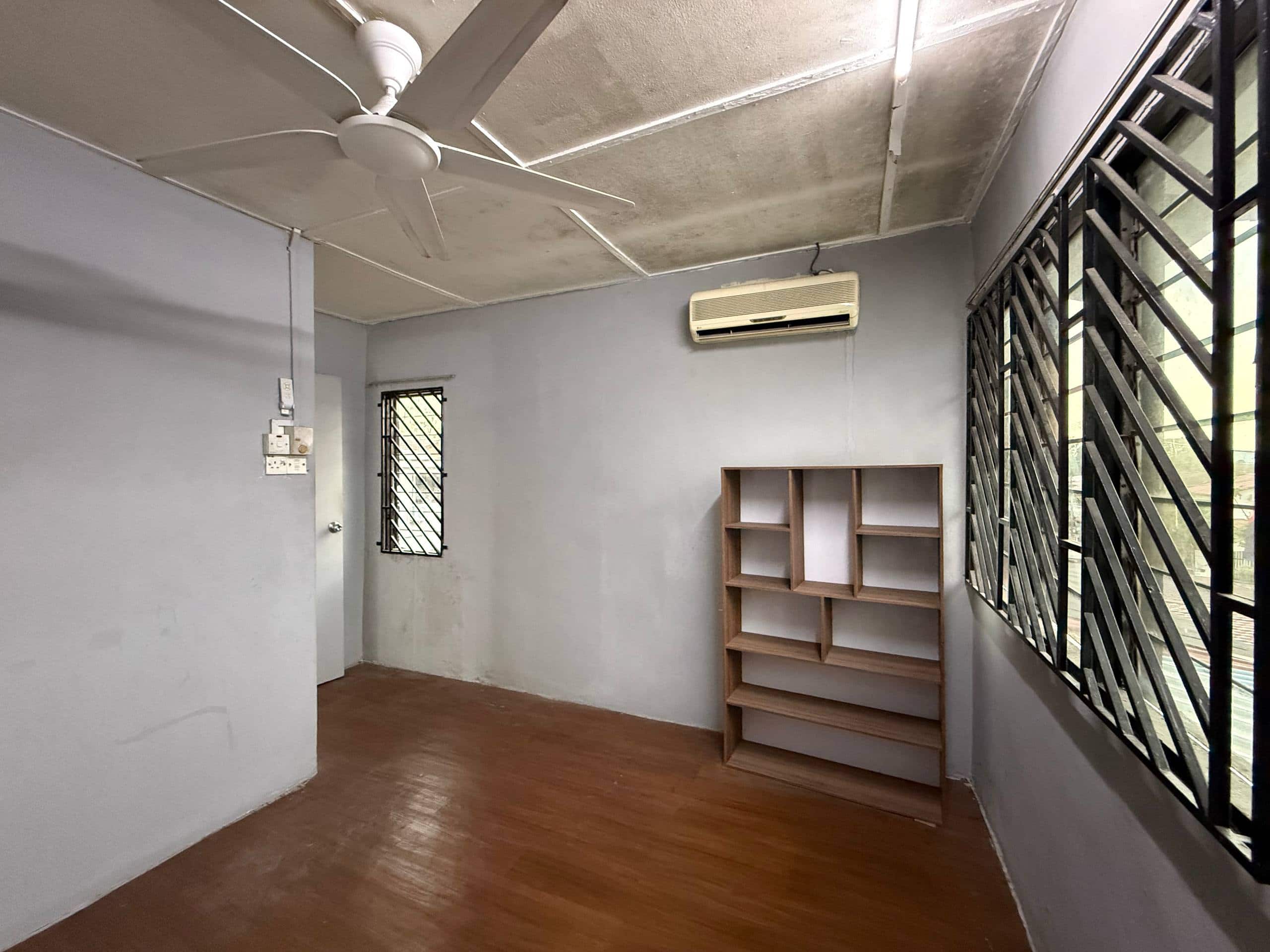 2 Storey Low Cost 14x55 Endlot Jalan Hang Jebat 7