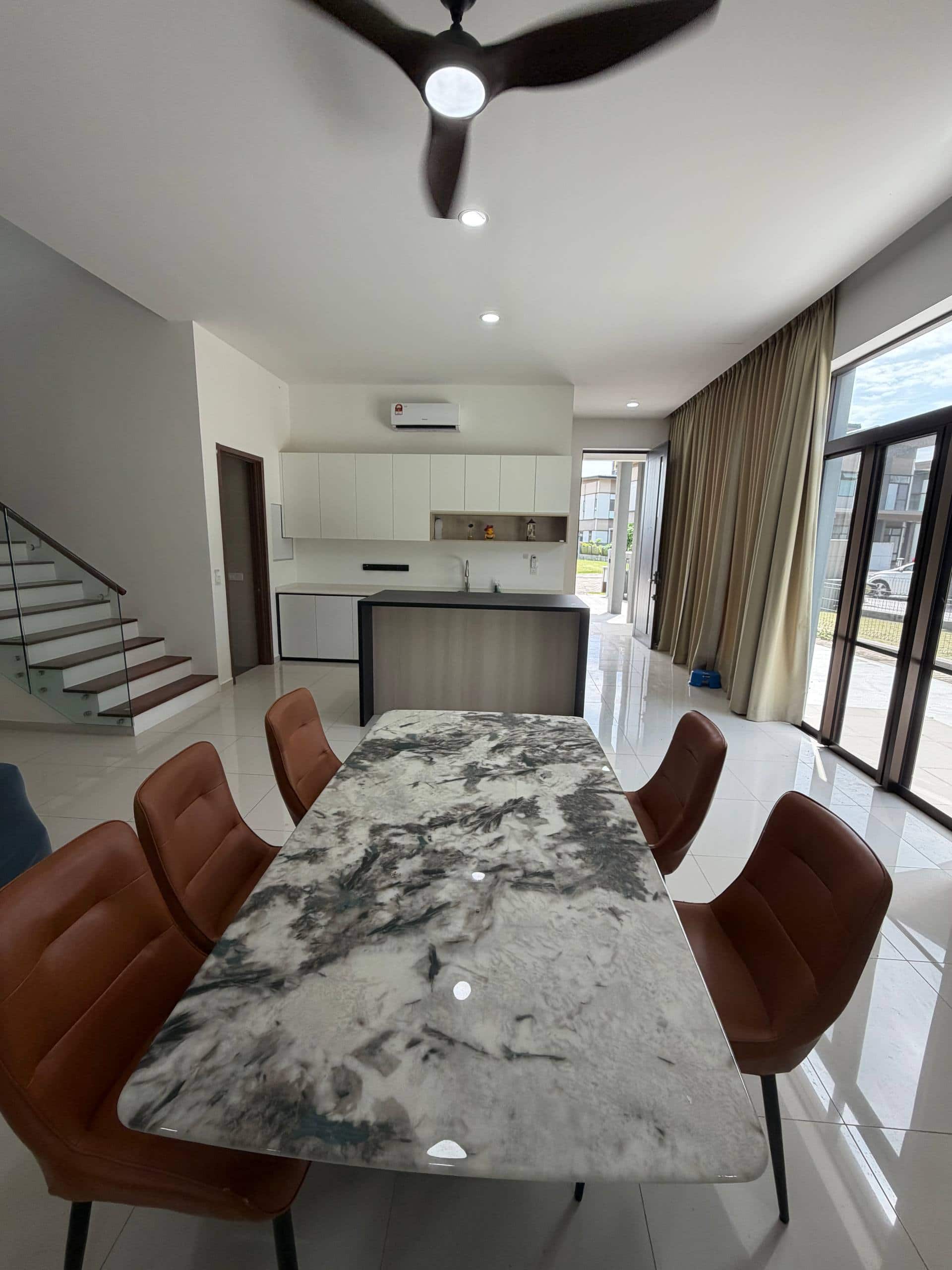 Double sty Semi-D Sakura Residence Medini 3