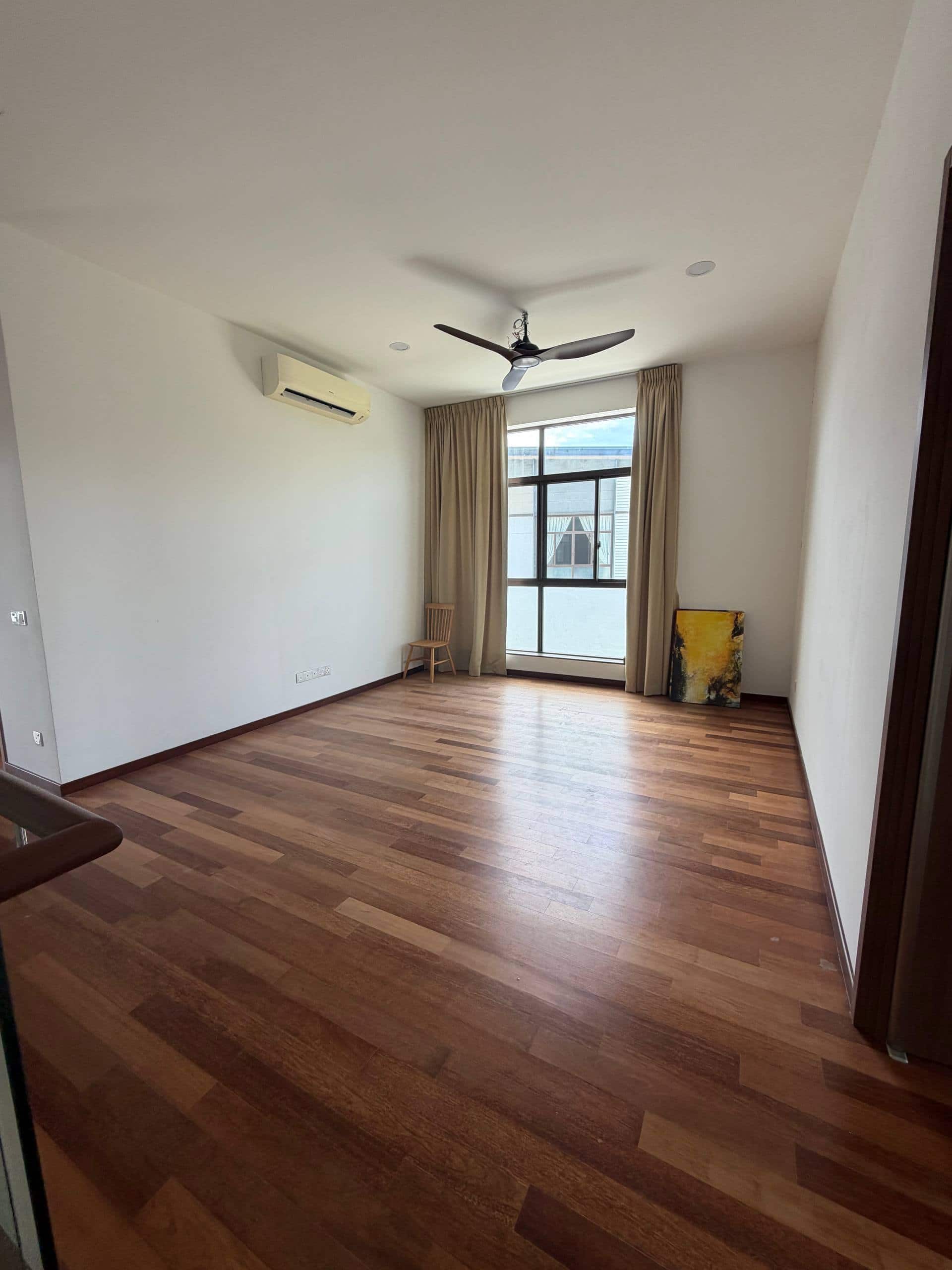Double sty Semi-D Sakura Residence Medini 7