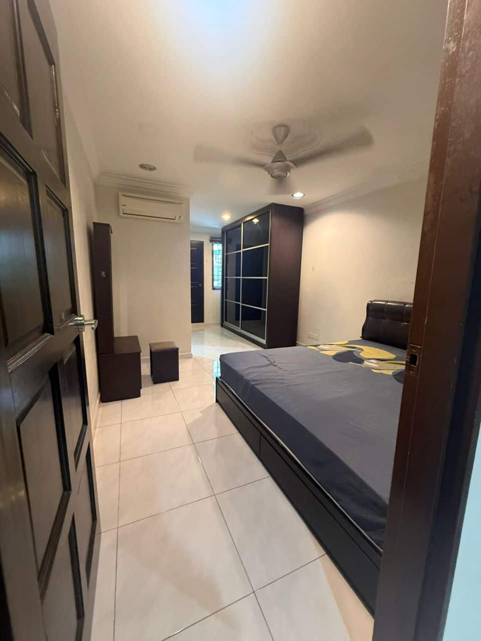 Master Bedroom with Toilet Taman Perling