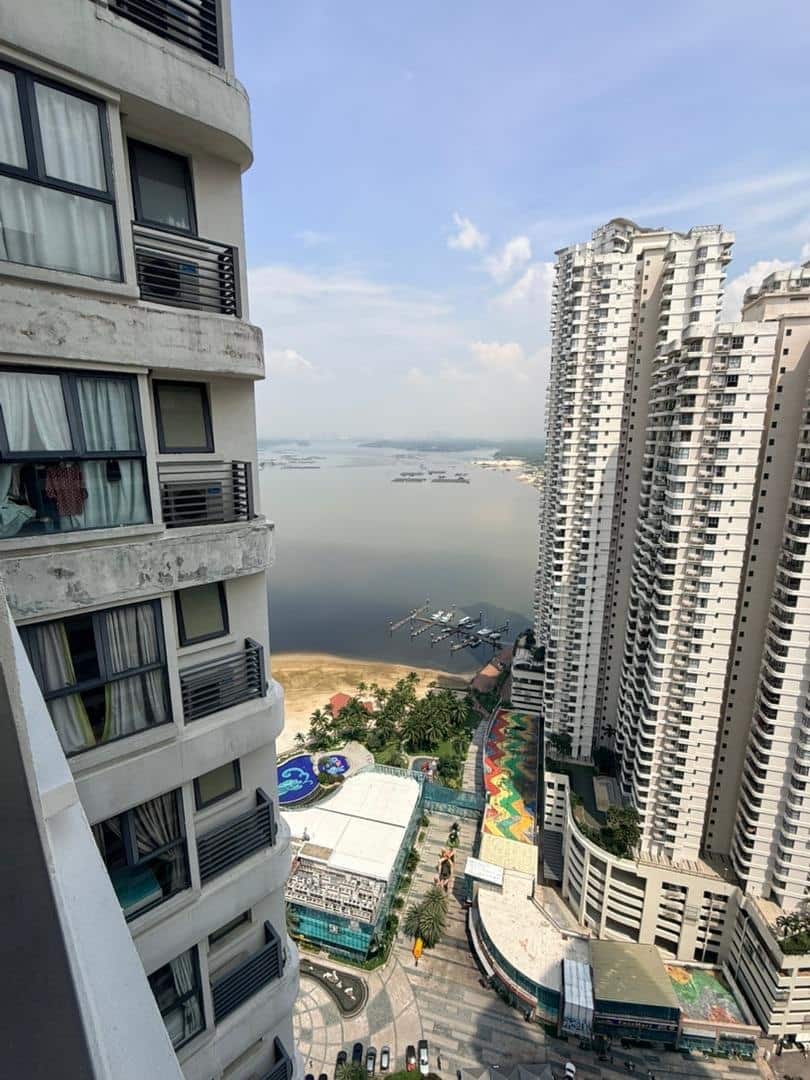 Condo Amberside Country Garden Danga Bay 3