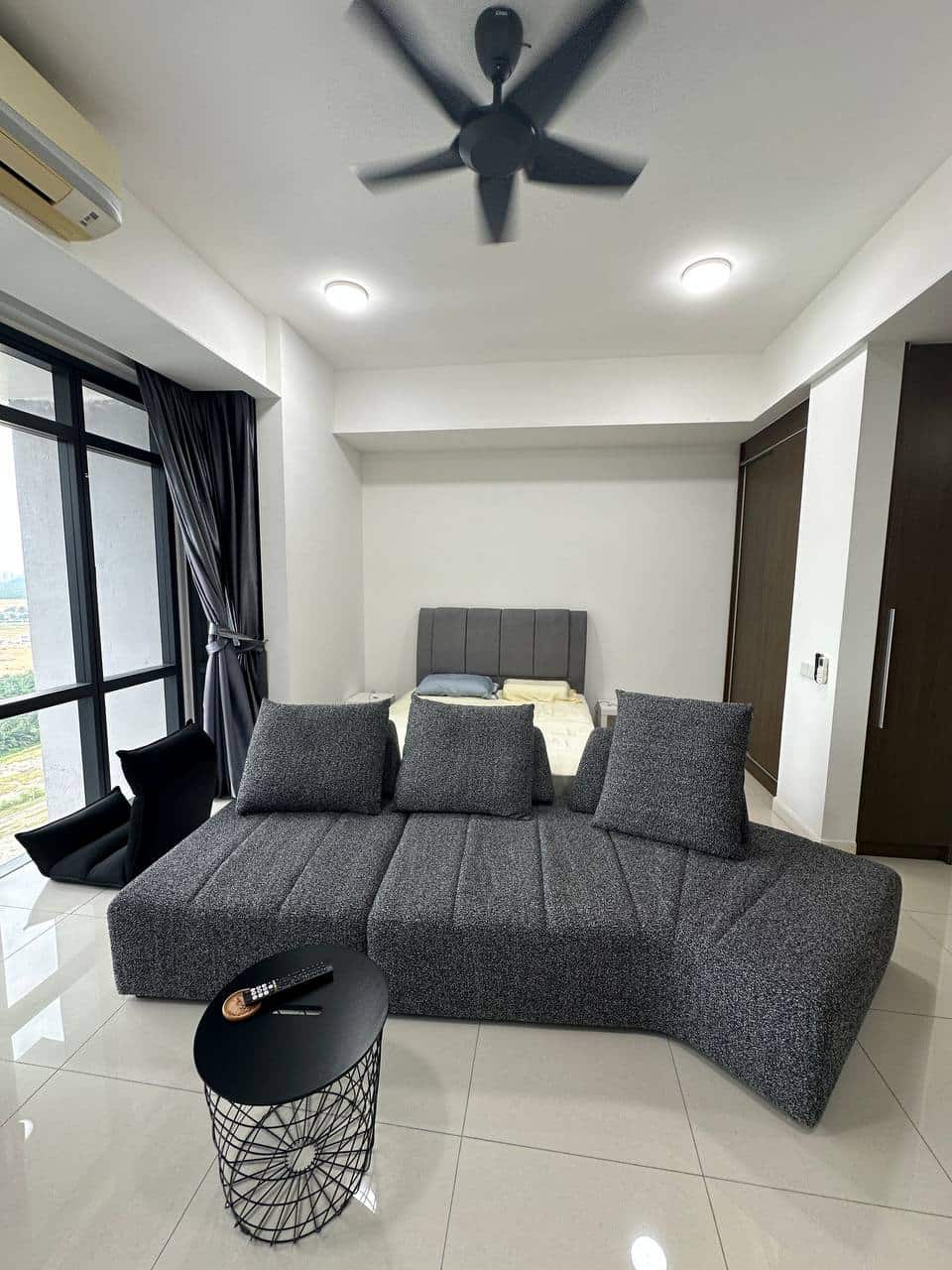 Studio Grand Medini 4
