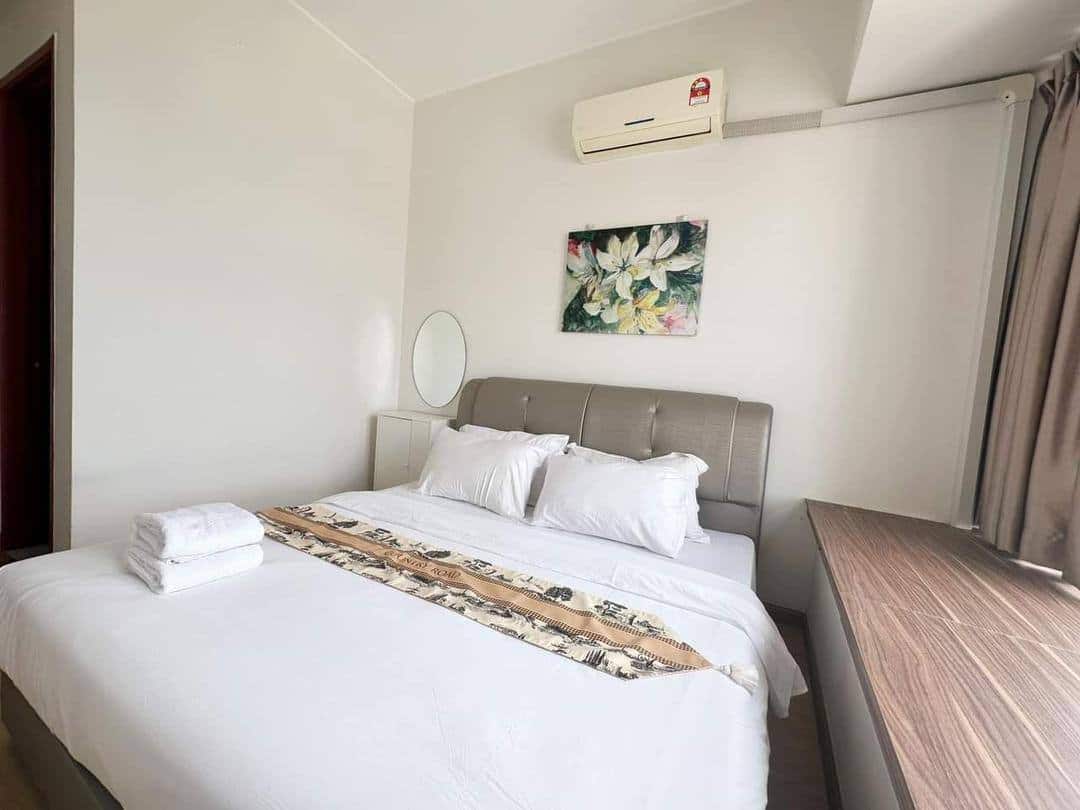Condo Amberside Country Garden Danga Bay 8