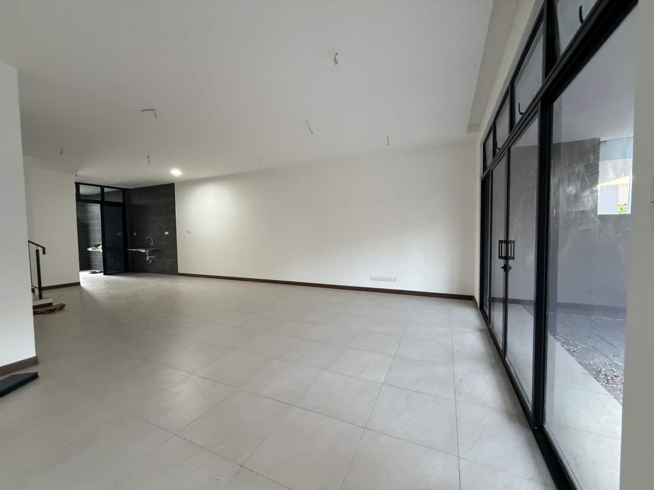 2 Storey SuperLink House Aurora Sentral Resort Villas 5