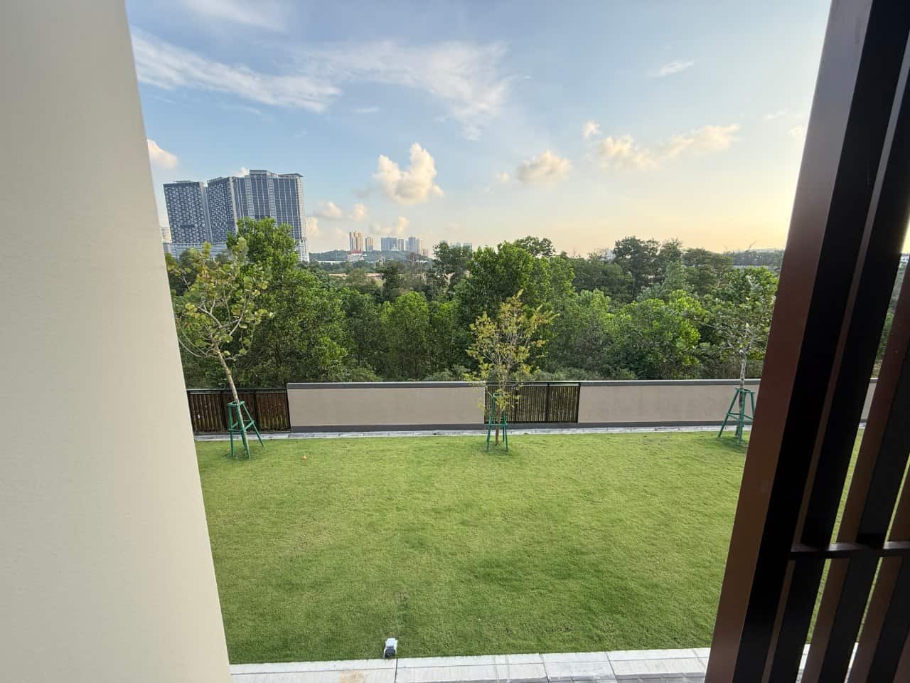 2 Storey SuperLink House Aurora Sentral Resort Villas 2