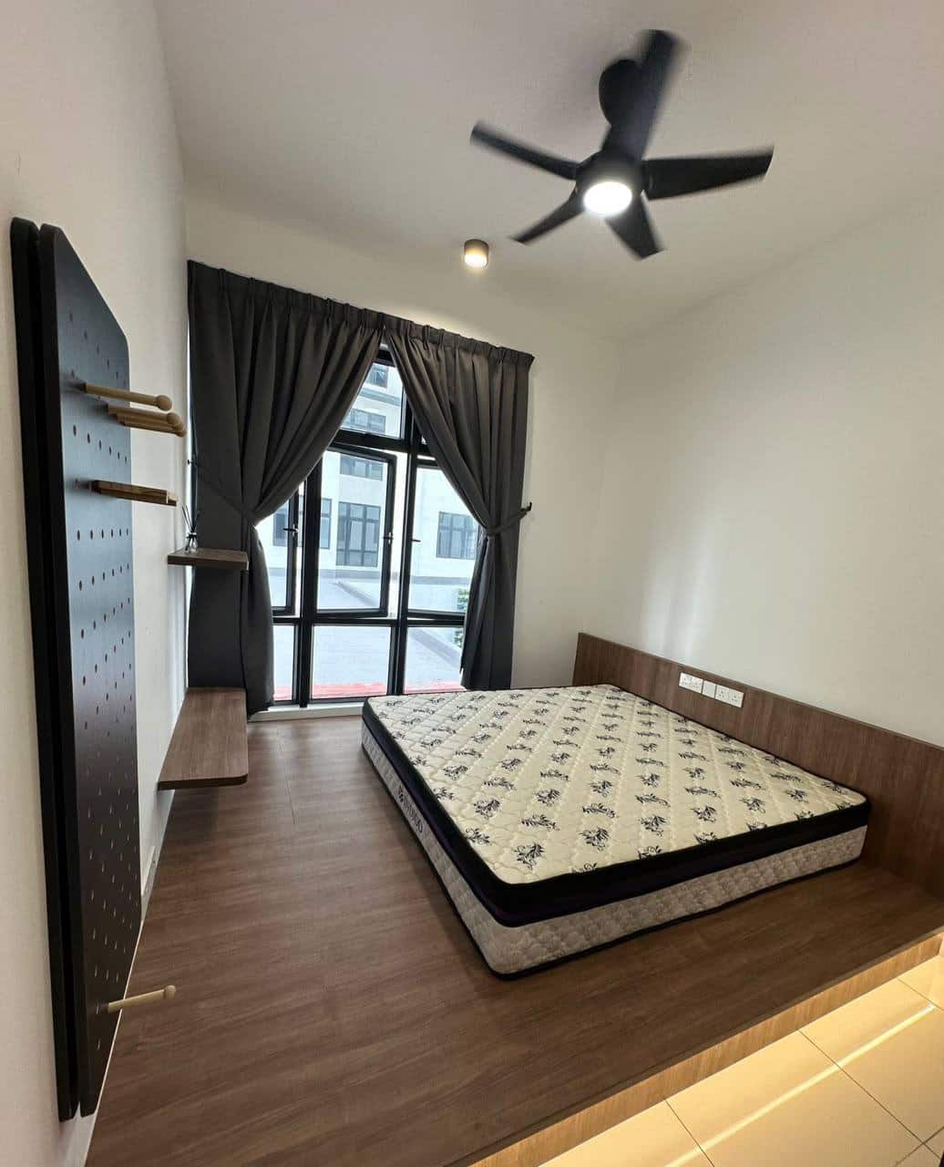 Condo Space Residency 5