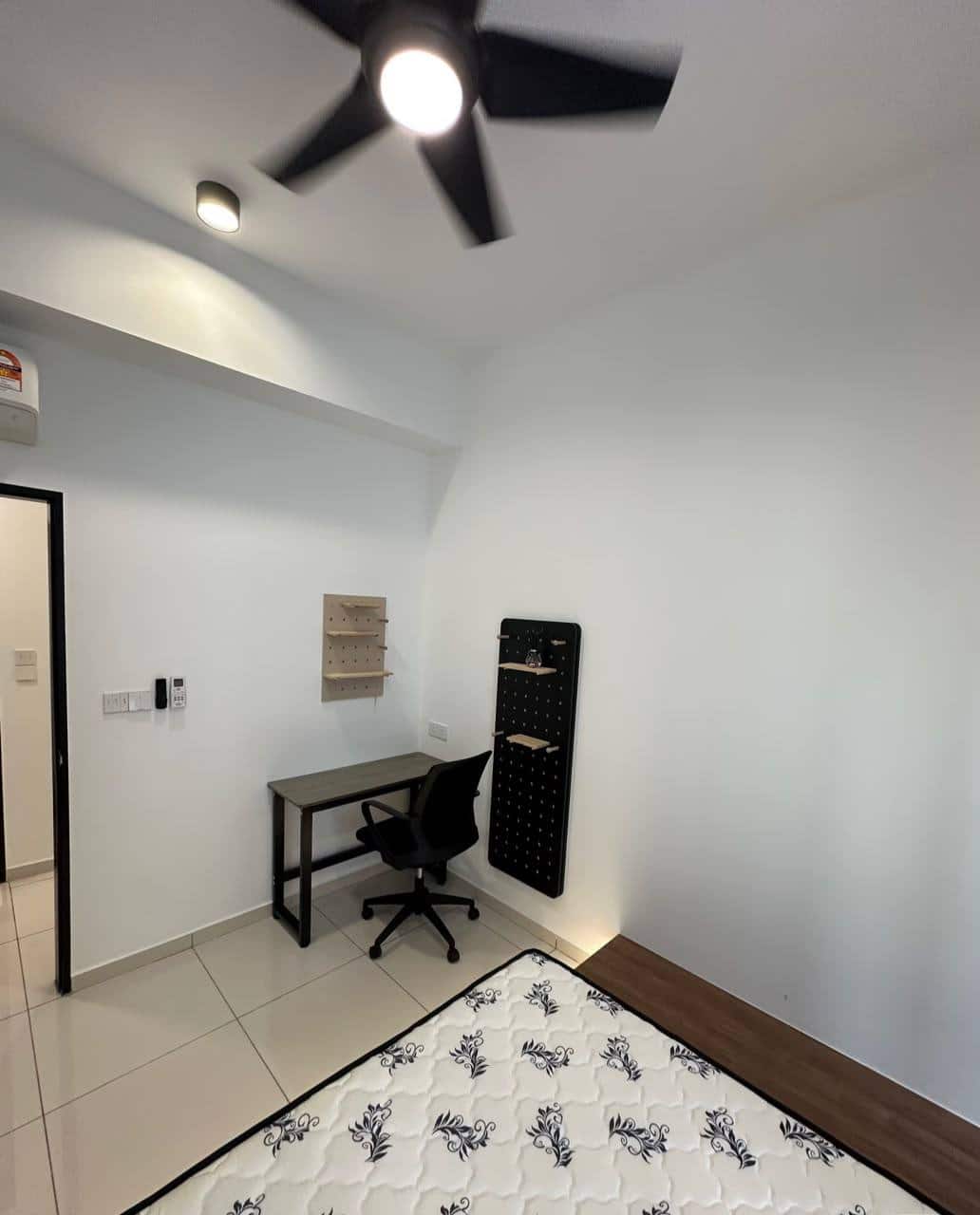 Condo Space Residency 6