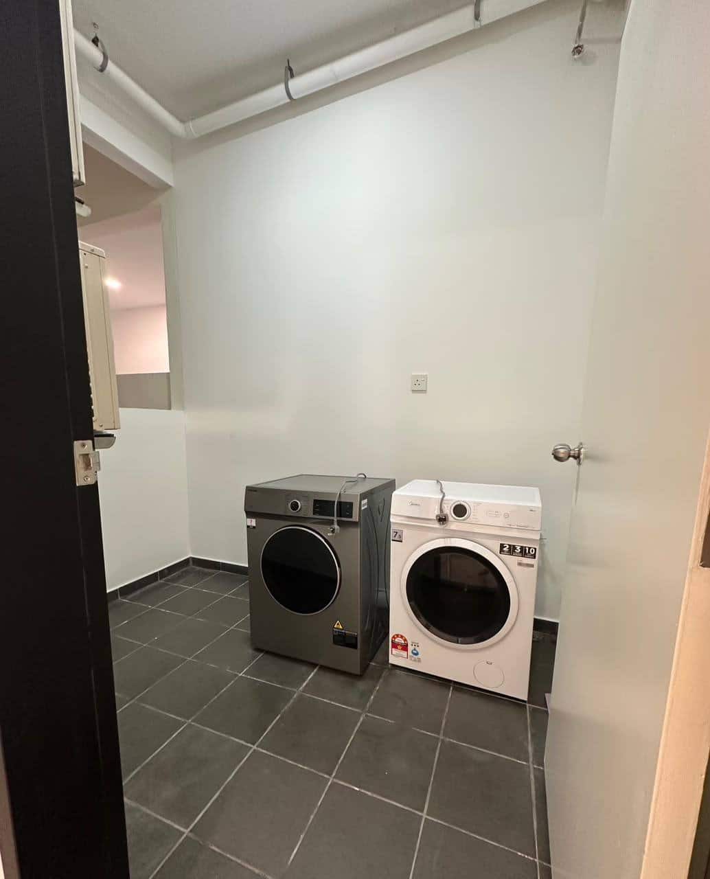 Condo Space Residency 8