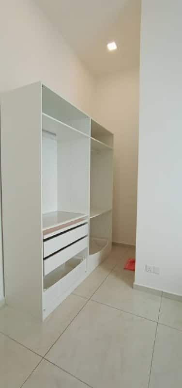 Condominium Havona @ Mount Austin 9