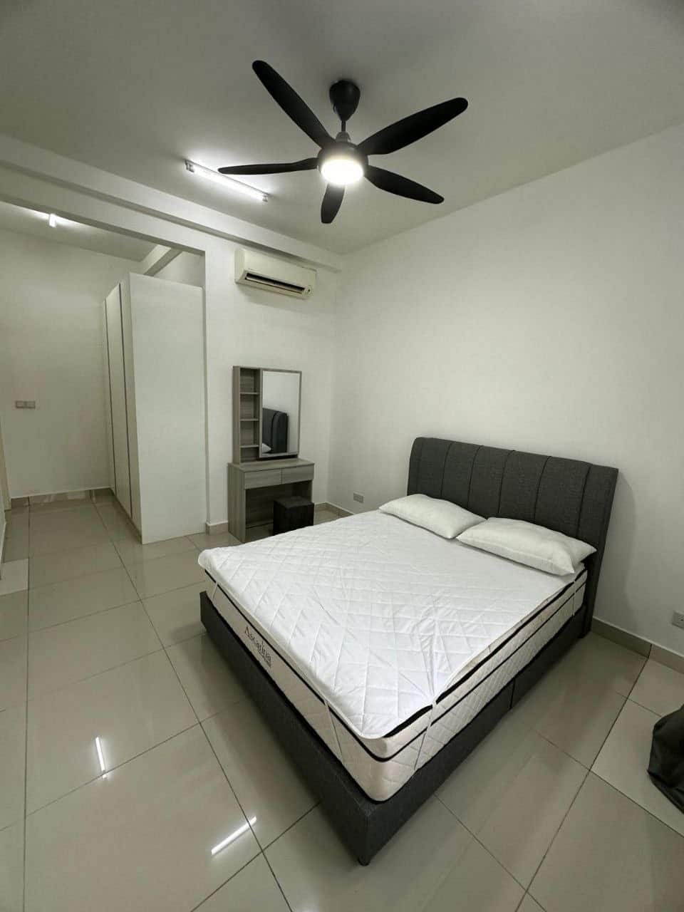 Condo Meridin Medini 4