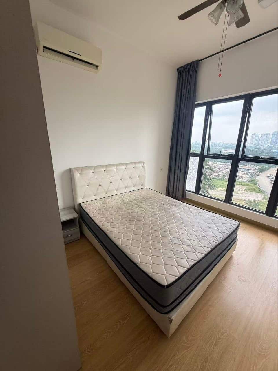 Condo Royal Strand Country Garden Danga Bay 6