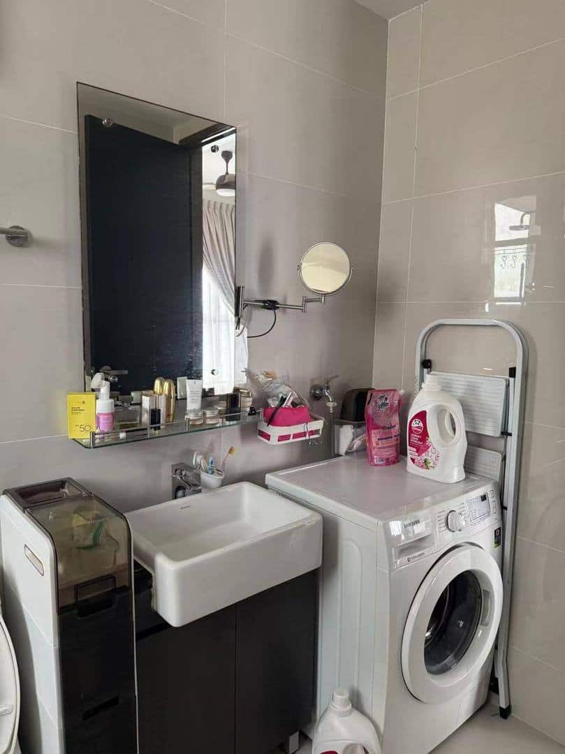 Condo Baypoint @ Country Garden Danga Bay 6