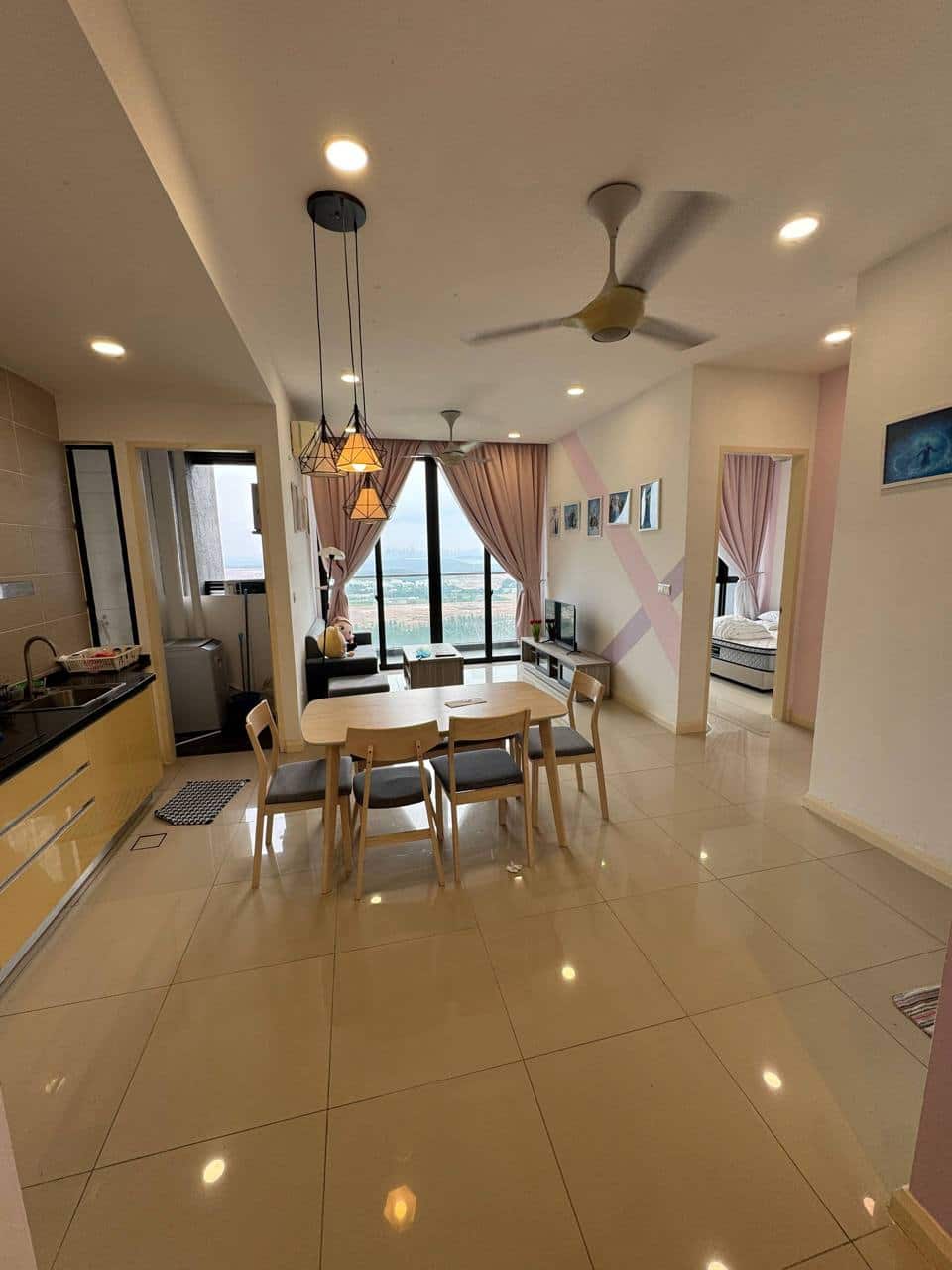 Condominium Medini 2