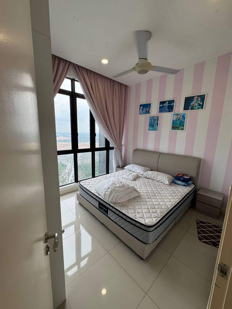 Condominium Medini 4