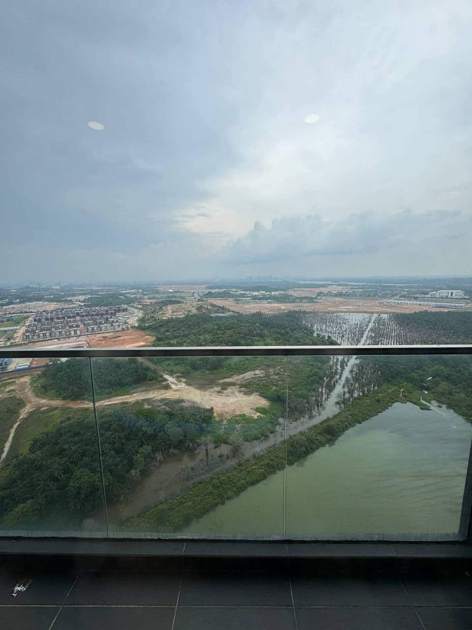 Condominium Medini 8