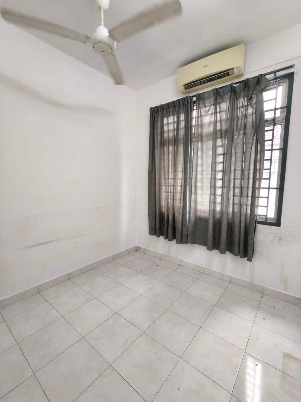 1-Storey Terrace Taman Mount Austin 7
