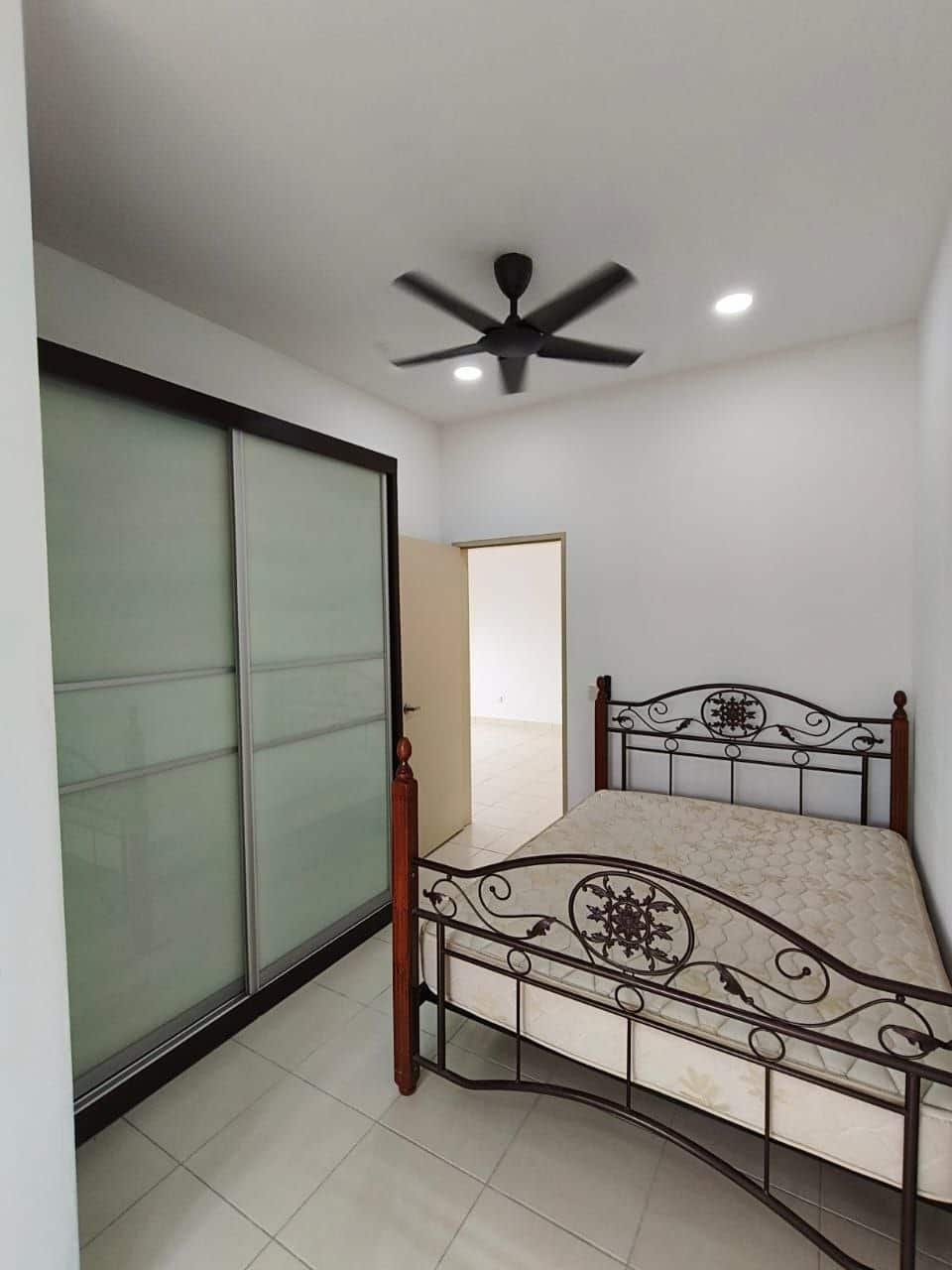 Hazel Meridin East 3