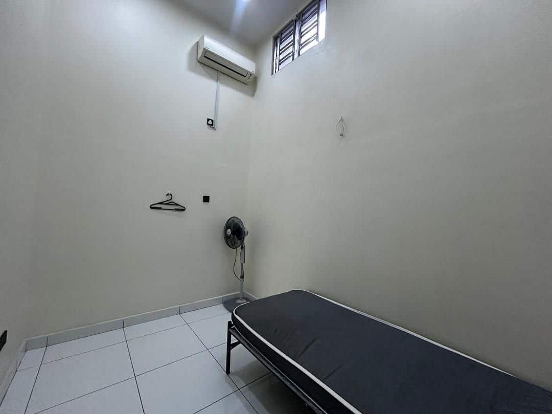 Single Storey Terrace House Jalan Bangau, Bandar Putra 7