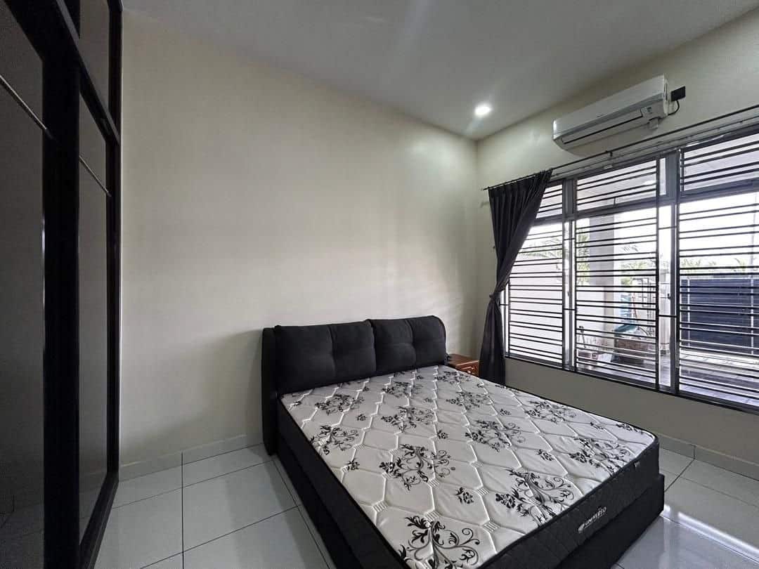 Single Storey Terrace House Jalan Bangau, Bandar Putra 3