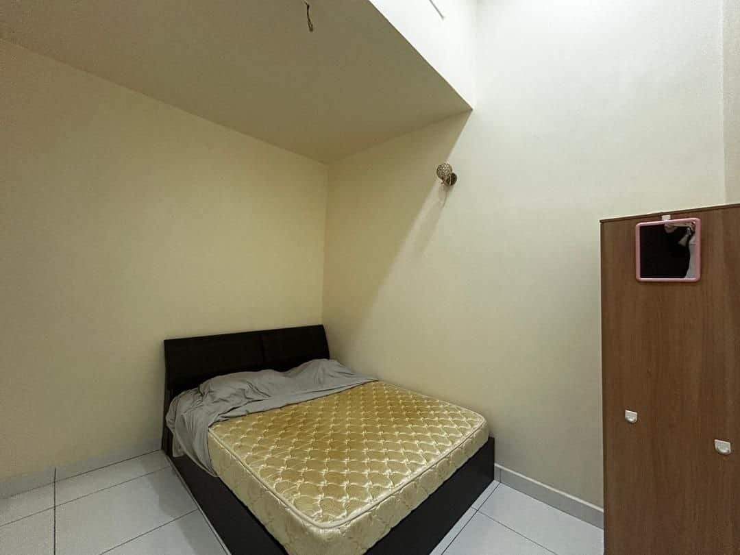 Single Storey Terrace House Jalan Bangau, Bandar Putra 6