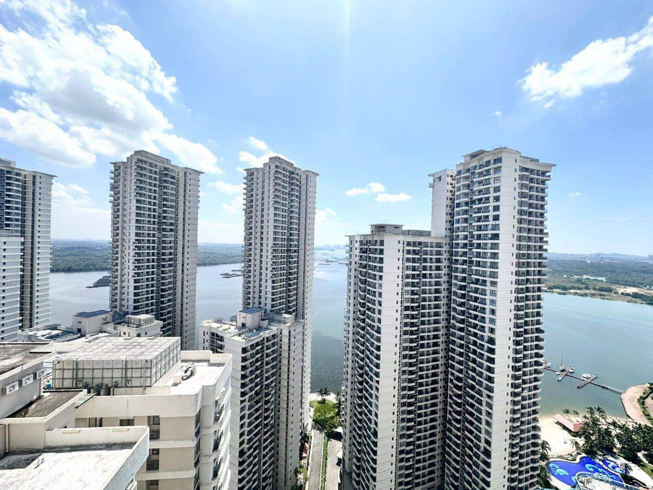 Condo Baypoint Bay Point Country Garden Danga Bay 4